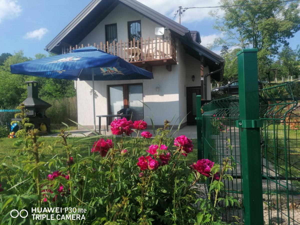 Asja Guest House Lukavac Екстер'єр фото