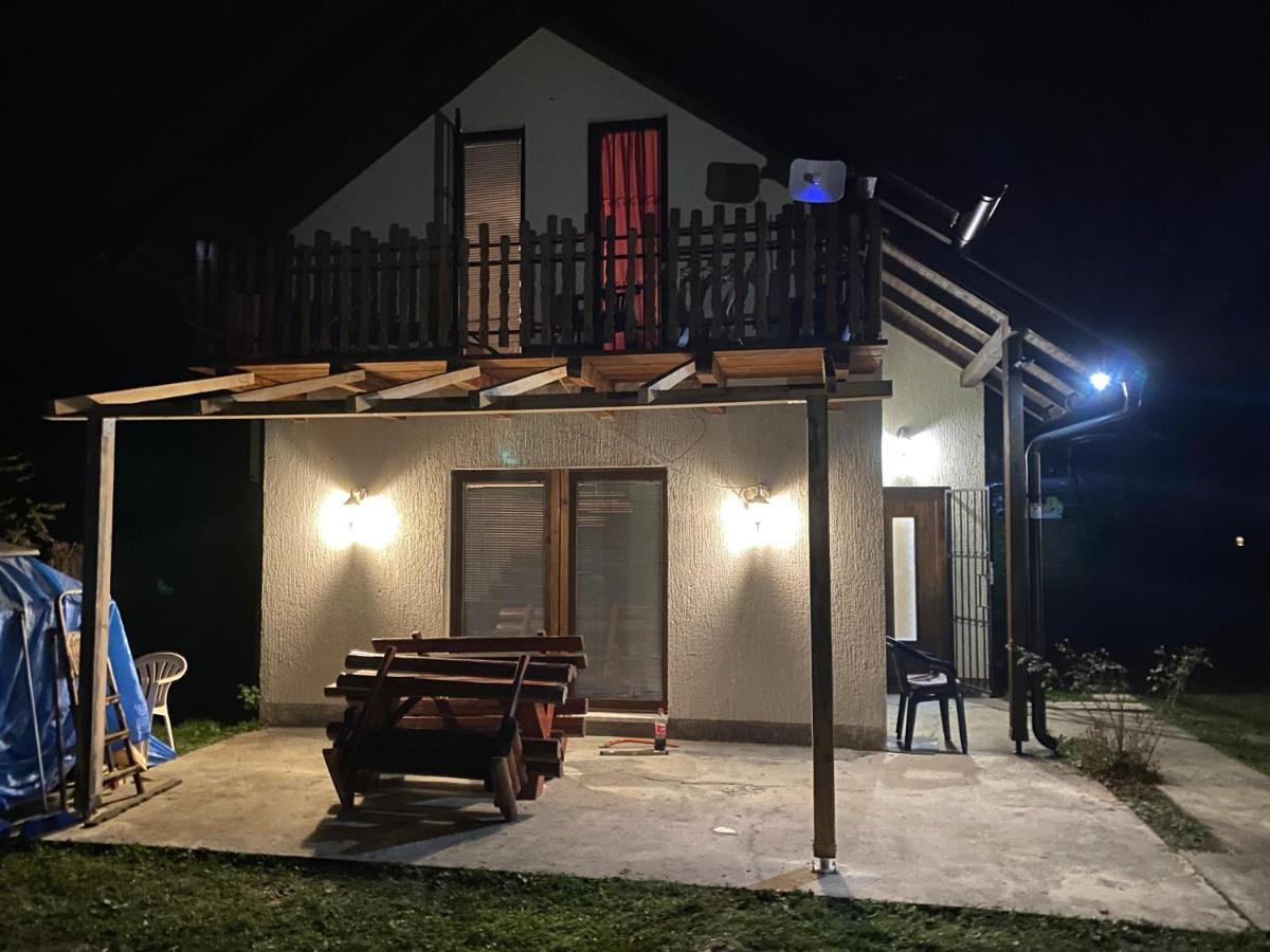 Asja Guest House Lukavac Екстер'єр фото