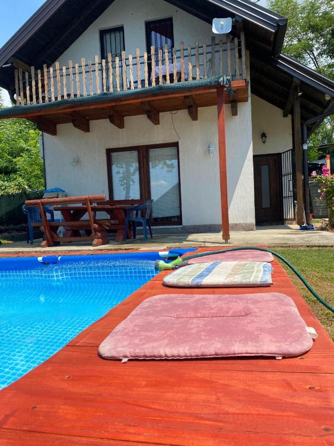 Asja Guest House Lukavac Екстер'єр фото